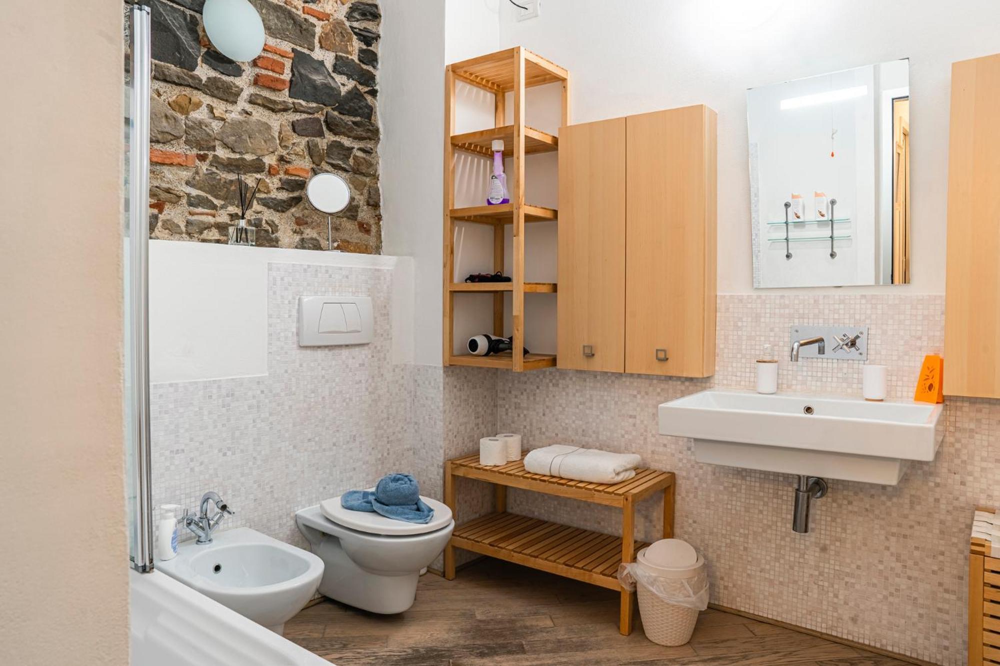 Deluxe Apt+private Parking Florencia
